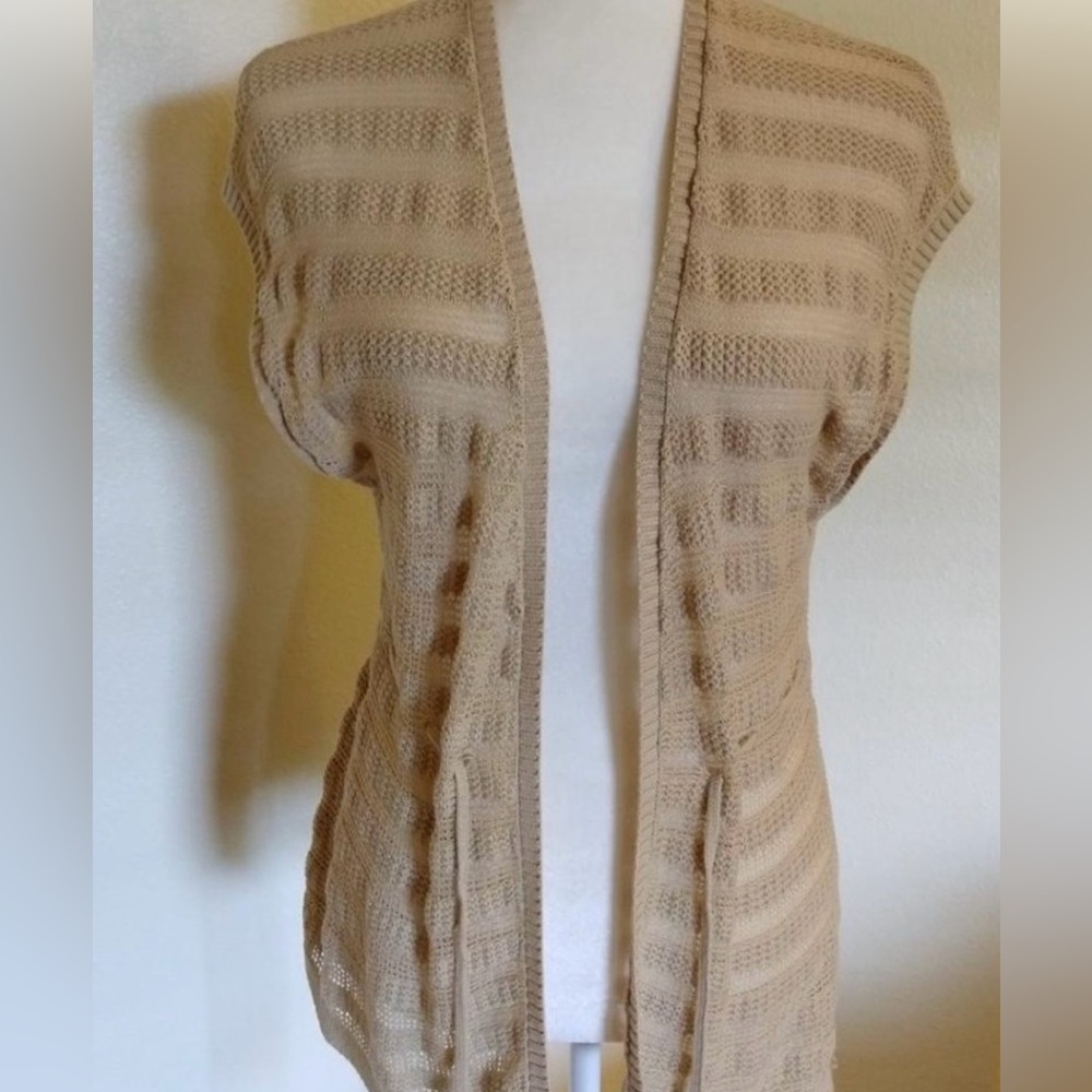 Tommy Hilfiger Open Front Sweater Vest
Size M